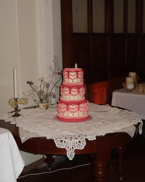 30 Vintage-Inspired Tiered Cakes to Sweeten Your Big Day