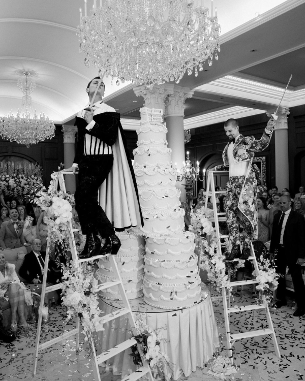 30 Vintage-Inspired Tiered Cakes to Sweeten Your Big Day