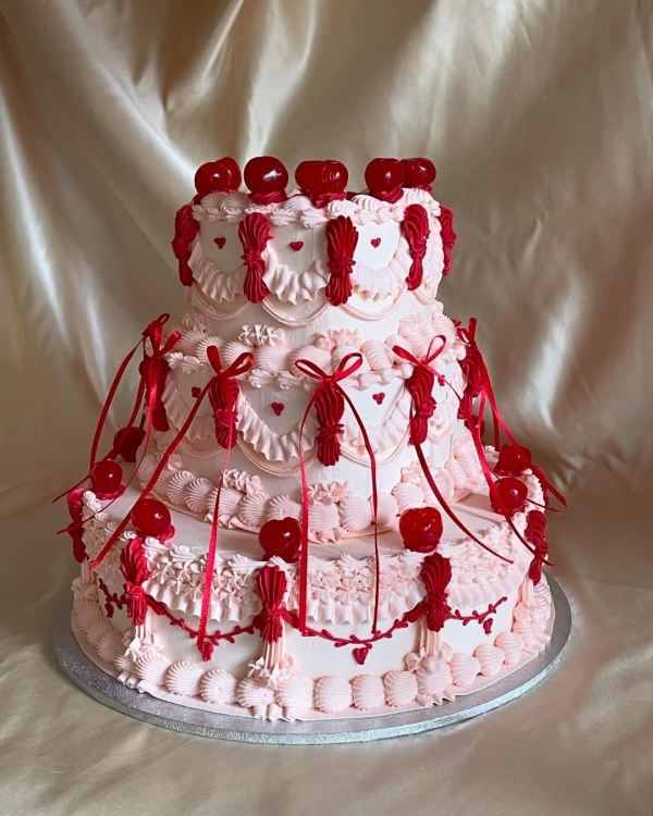 30 Vintage-Inspired Tiered Cakes to Sweeten Your Big Day