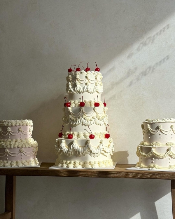 30 Vintage-Inspired Tiered Cakes to Sweeten Your Big Day