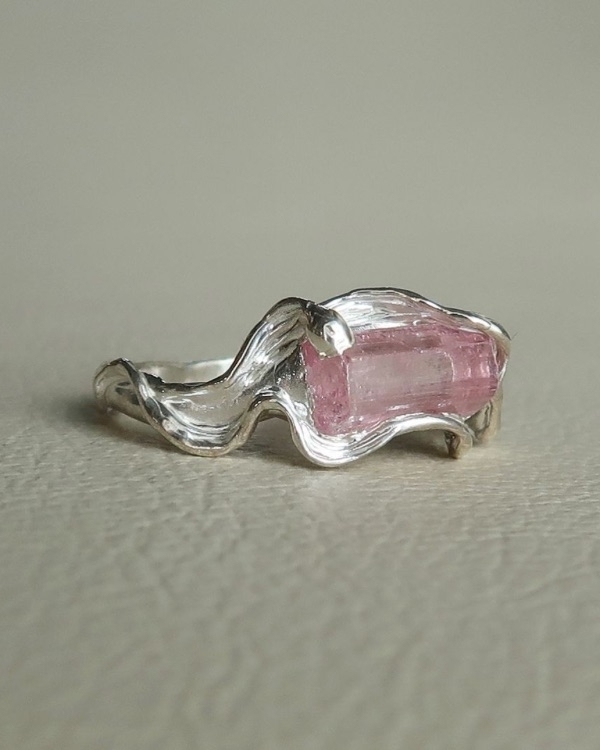 Color Your Love: The Ultimate Guide to Engagement Ring Gemstones