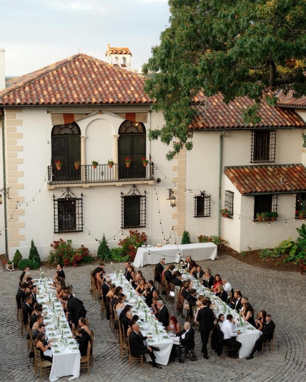 Mastering Your Wedding Photos: 5 Experts Share the Biggest Photo Fails to Avoid