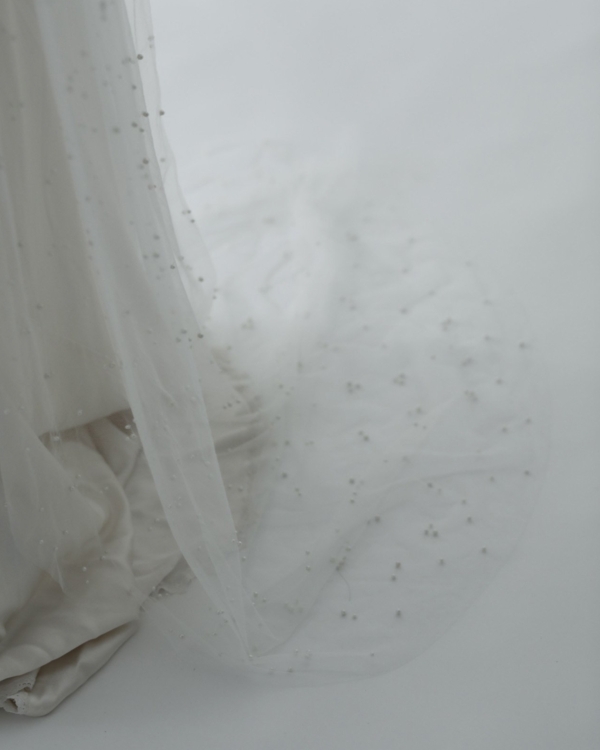 Modern Pearls: Elevating Your Bridal Look with this Timeless Accessory