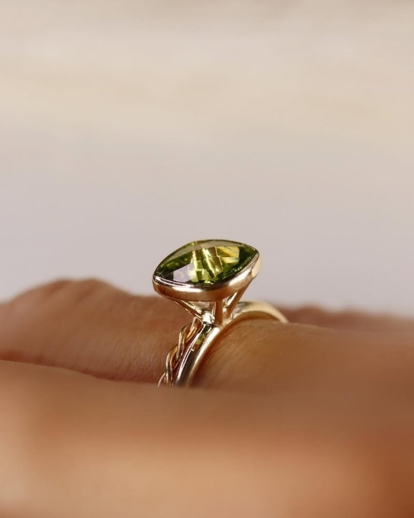 Color Your Love: The Ultimate Guide to Engagement Ring Gemstones