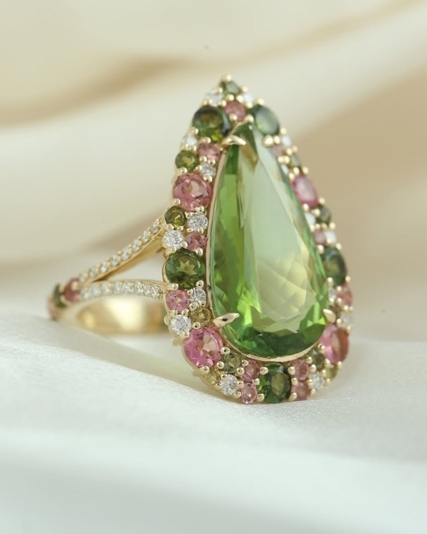 Color Your Love: The Ultimate Guide to Engagement Ring Gemstones