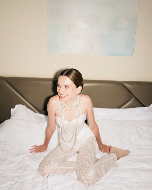 Modern Pearls: Elevating Your Bridal Look with this Timeless Accessory