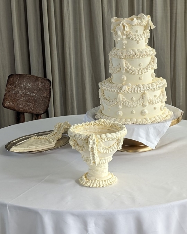 30 Vintage-Inspired Tiered Cakes to Sweeten Your Big Day