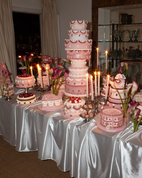 30 Vintage-Inspired Tiered Cakes to Sweeten Your Big Day