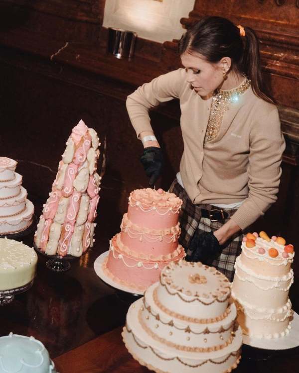 30 Vintage-Inspired Tiered Cakes to Sweeten Your Big Day