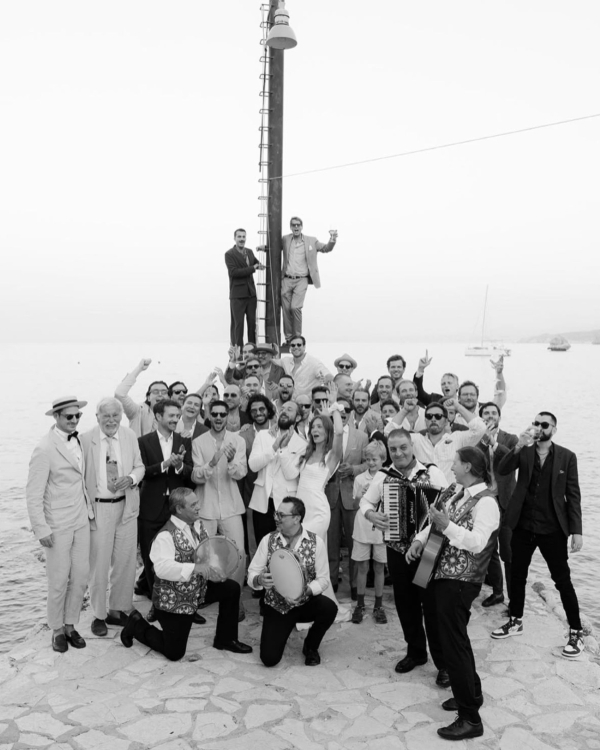 50 Must-Save Group Portrait Ideas