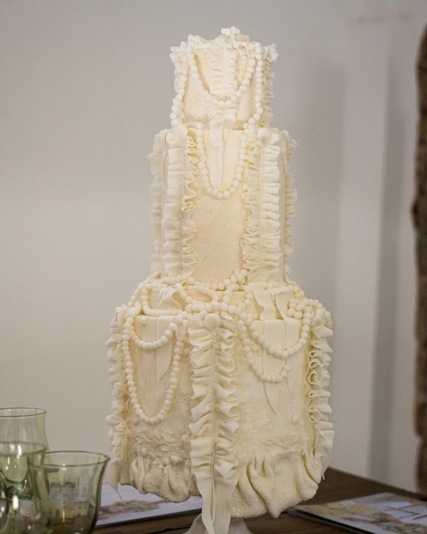 30 Vintage-Inspired Tiered Cakes to Sweeten Your Big Day