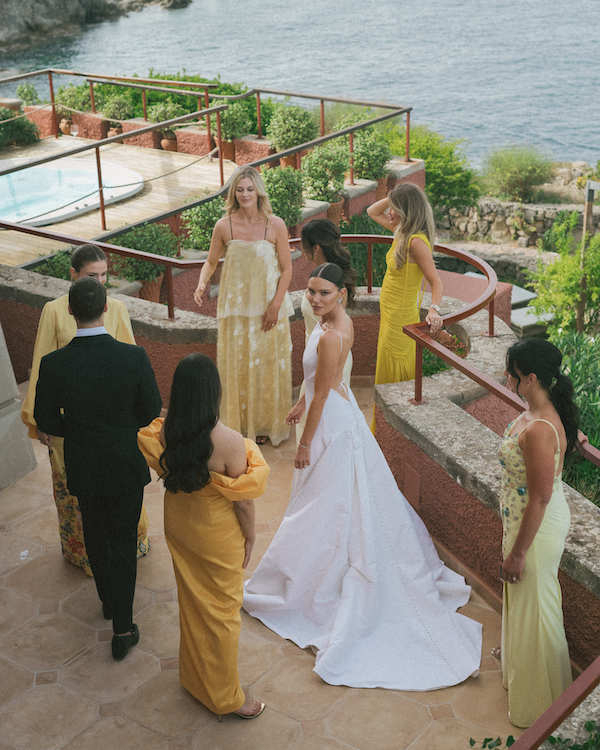 A Glamorous Seaside Wedding Evocative of a Classic Italian Film