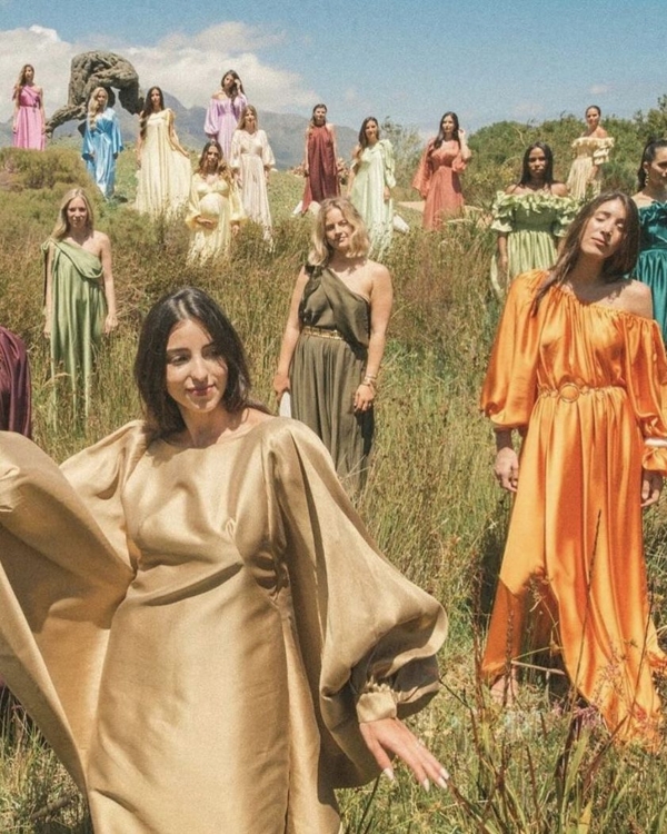 50 Must-Save Group Portrait Ideas