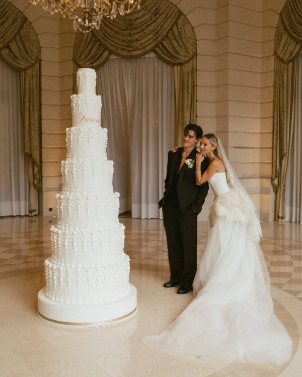30 Vintage-Inspired Tiered Cakes to Sweeten Your Big Day