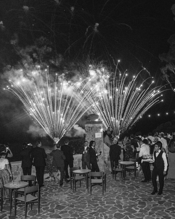 A Glamorous Seaside Wedding Evocative of a Classic Italian Film