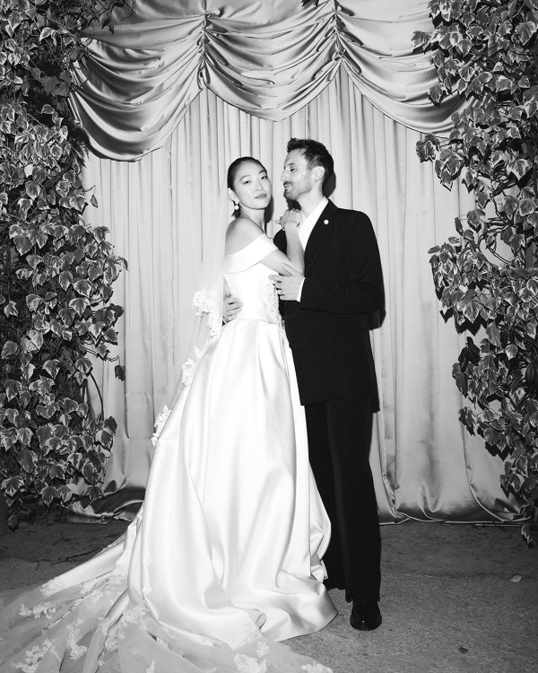 A Cinematic Wedding with Sculptural Installations & a Vibrant Palette in Sicily