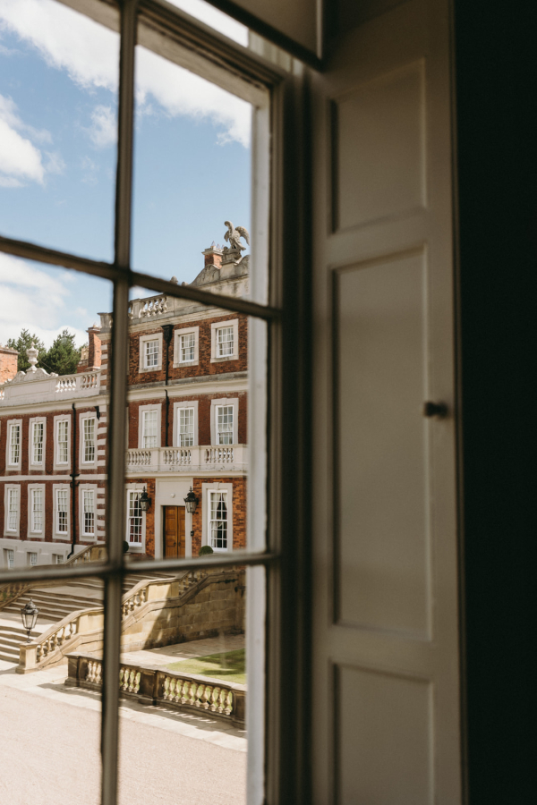 Photographers Raissa and Simon