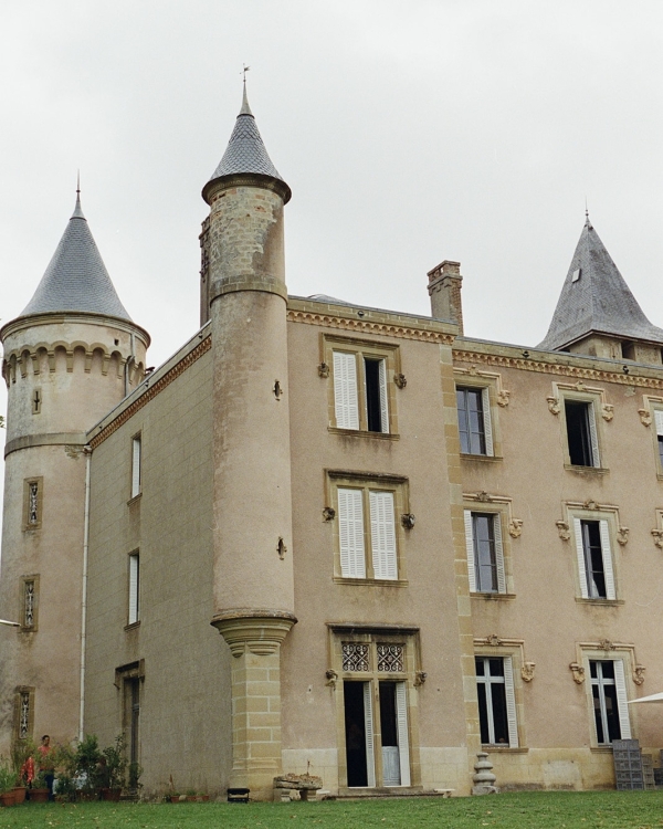 Influencer Ella McFadin’s French Château Wedding Was an Editorial Take on Countryside Elegance