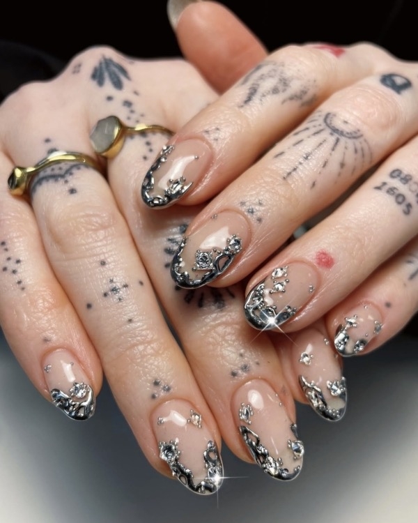 25 Show-Stopping Nail Design Ideas for New Year’s Eve 2025