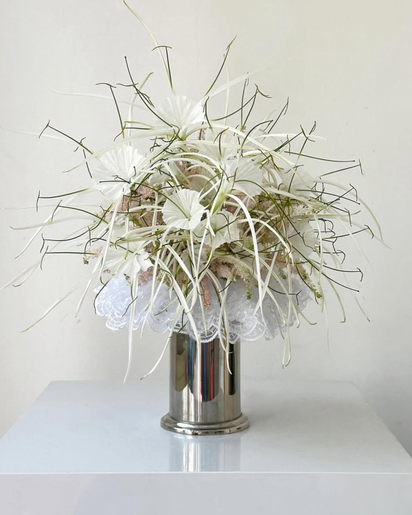30 Vintage-Inspired Floral Arrangements That Make Nostalgia Feel New