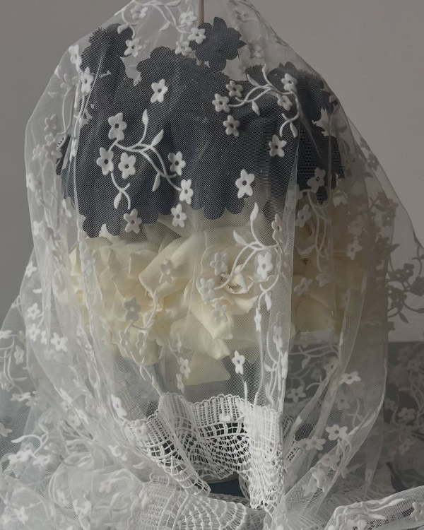 30 Vintage-Inspired Floral Arrangements That Make Nostalgia Feel New