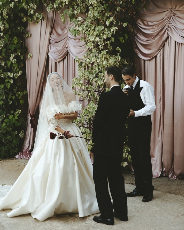 A Cinematic Wedding with Sculptural Installations & a Vibrant Palette in Sicily