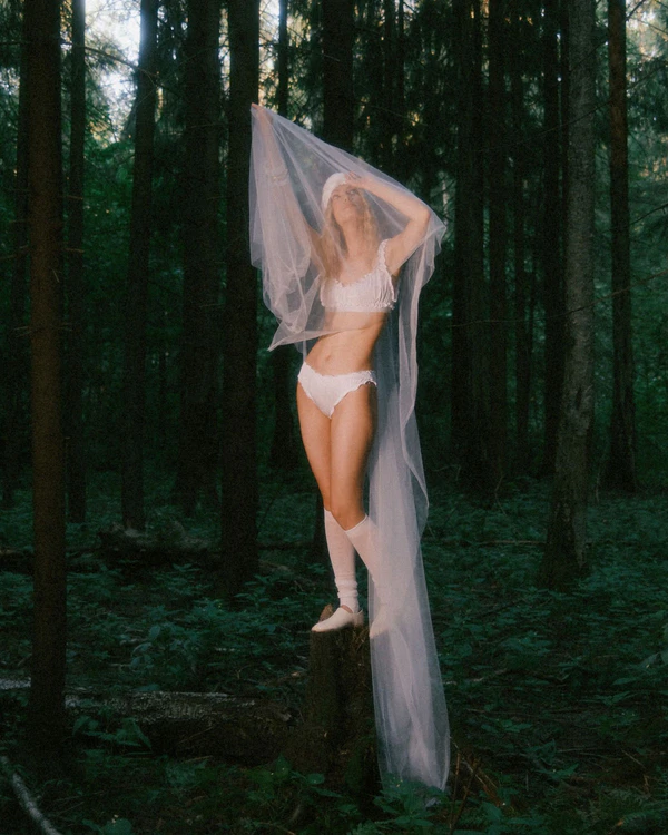 To the Touch — photo 2