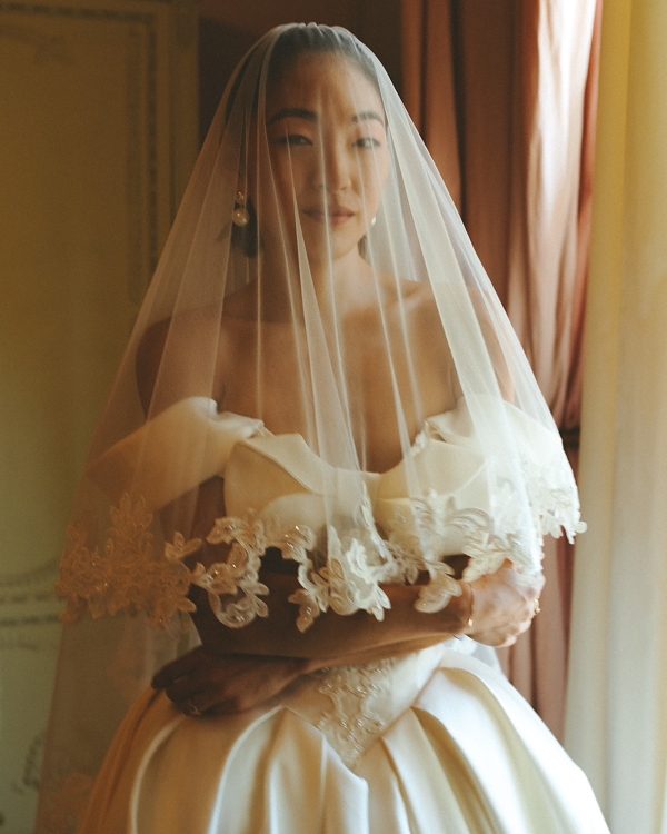 A Cinematic Wedding with Sculptural Installations & a Vibrant Palette in Sicily