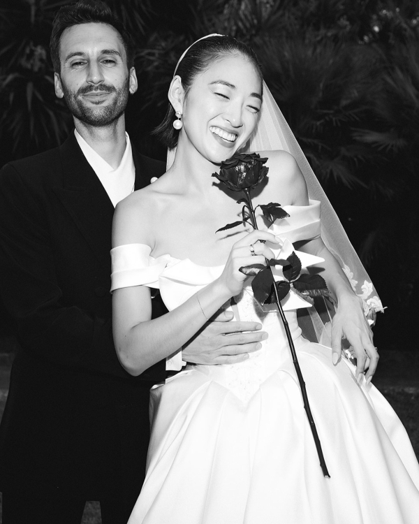 A Cinematic Wedding with Sculptural Installations & a Vibrant Palette in Sicily