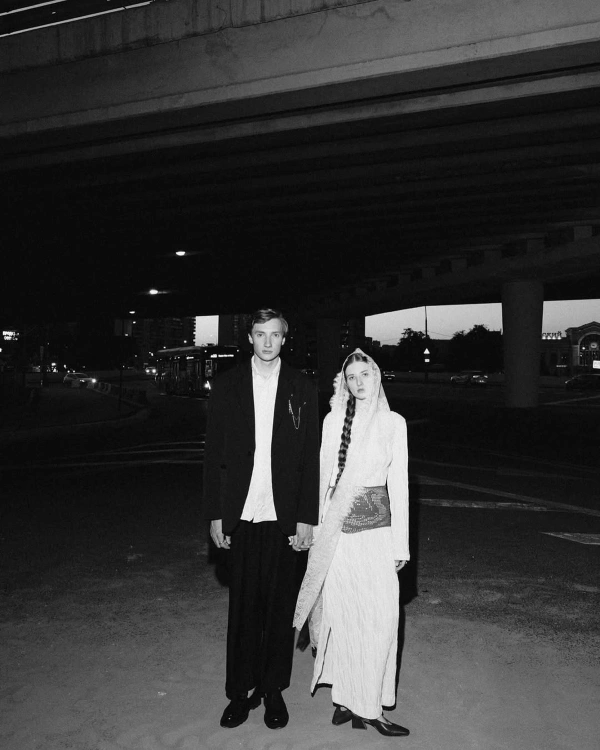10 Photographer-Backed Wedding Portrait Pose Ideas to Save to Your Mood Board — photo 1