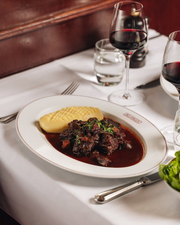 7 Festive Food & Drink Ideas for Stylish Holiday Hosting