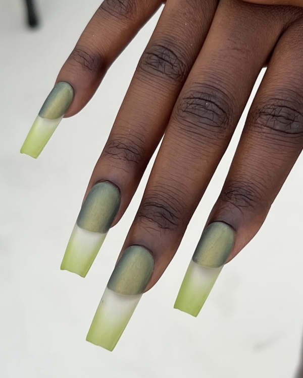 25 Show-Stopping Nail Design Ideas for New Year’s Eve 2025