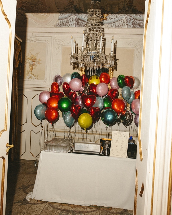 A Cinematic Wedding with Sculptural Installations & a Vibrant Palette in Sicily