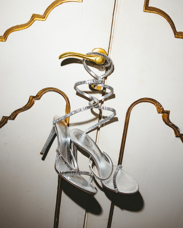 A Cinematic Wedding with Sculptural Installations & a Vibrant Palette in Sicily