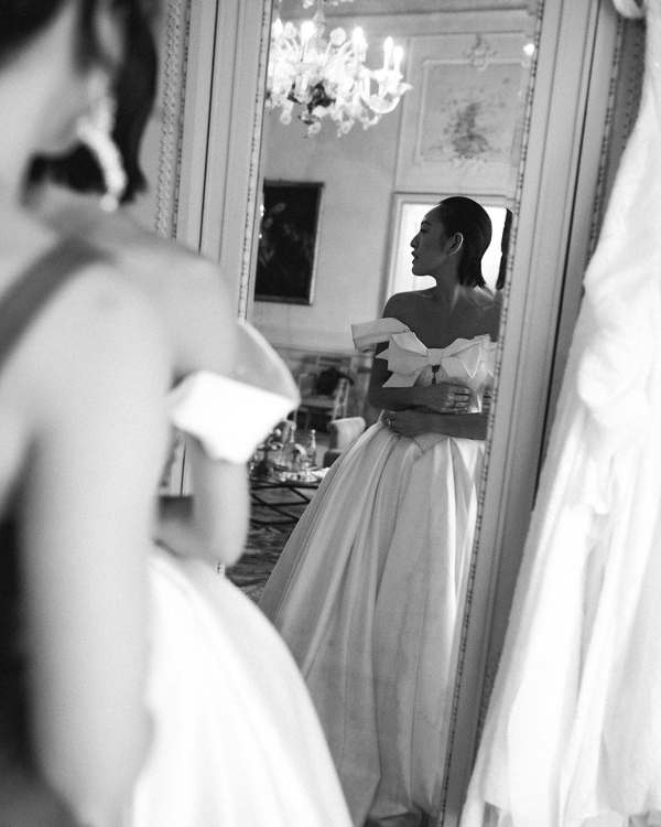 A Cinematic Wedding with Sculptural Installations & a Vibrant Palette in Sicily