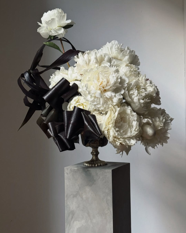 30 Vintage-Inspired Floral Arrangements That Make Nostalgia Feel New