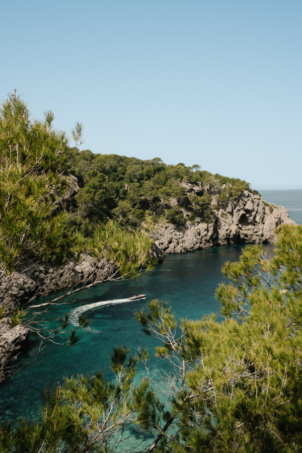 Photographers Raissa and Simon
