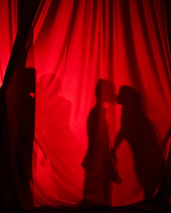 10 Photographer-Backed Wedding Portrait Pose Ideas to Save to Your Mood Board