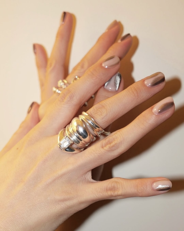 25 Show-Stopping Nail Design Ideas for New Year’s Eve 2025