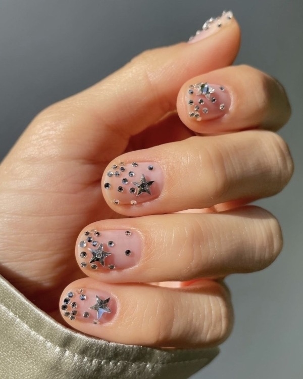 25 Show-Stopping Nail Design Ideas for New Year’s Eve 2025