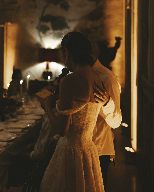 A Cinematic Wedding with Sculptural Installations & a Vibrant Palette in Sicily