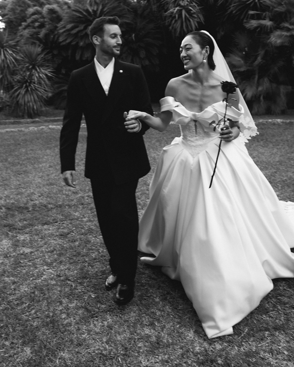 A Cinematic Wedding with Sculptural Installations & a Vibrant Palette in Sicily