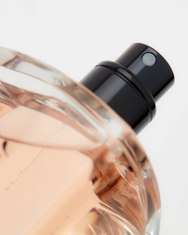 Delicate Perfumes for Women | Wedding perfumes | Dainty, With Floral Notes, the Most Feminine Fragrance