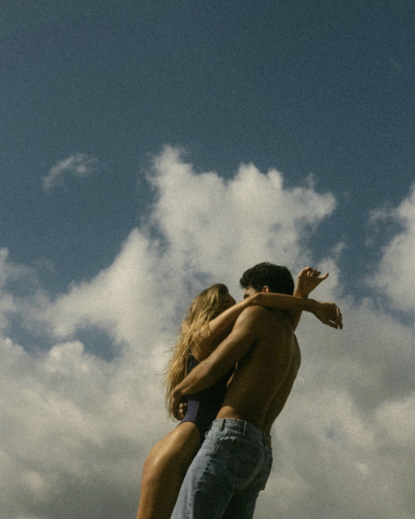 6 Best Podcast About Relationships | Top of the Most Popular Podcasts for Couples