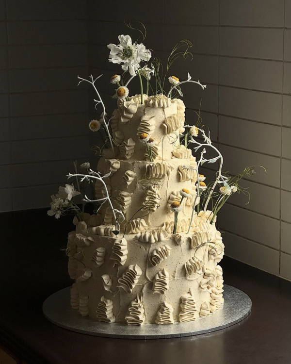 30 Best Wedding Cakes Ideas for Spring 2024 | Dessert Ideas