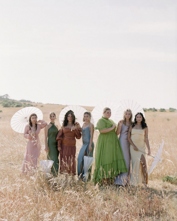 Mismatched Bridesmaid Dresses Guide | Bridesmaid with Different Color Dresses for Bridesmaids | Wedding Party