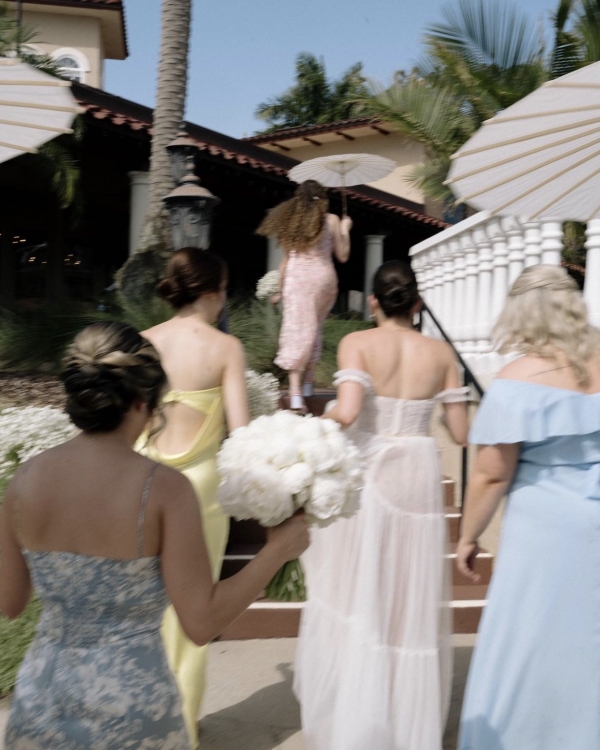 Mismatched Bridesmaid Dresses Guide | Bridesmaid with Different Color Dresses for Bridesmaids | Wedding Party