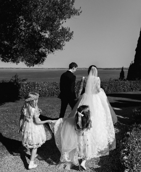 9 Best Wedding Photographers in France | French Luxury Photographers | Photography in Paris | Famous, Professional