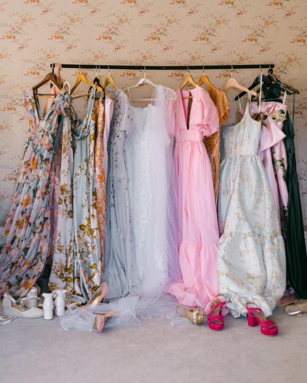 Mismatched Bridesmaid Dresses Guide | Bridesmaid with Different Color Dresses for Bridesmaids | Wedding Party