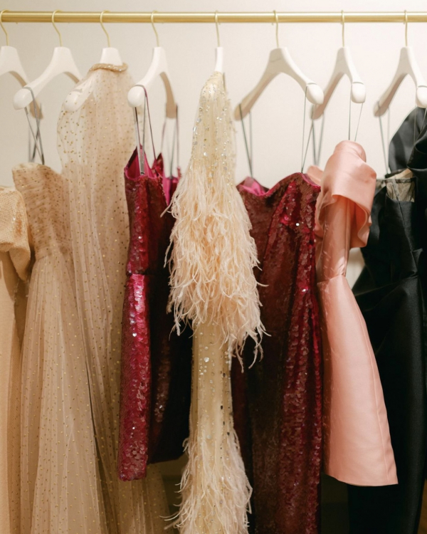 Mismatched Bridesmaid Dresses Guide | Bridesmaid with Different Color Dresses for Bridesmaids | Wedding Party